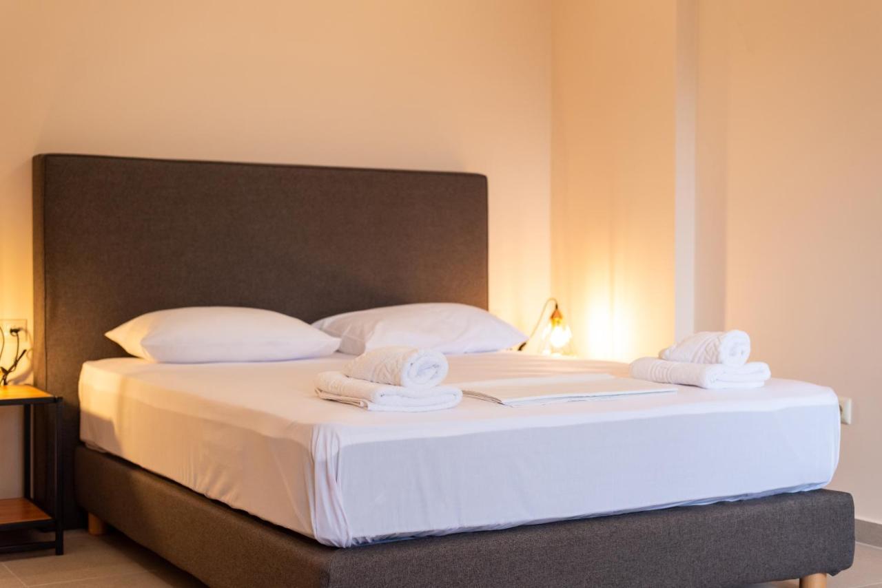 Mini Suites Near Athen'S Airport Free Shuttle From And To Athen'S Airport Spáta 外观 照片