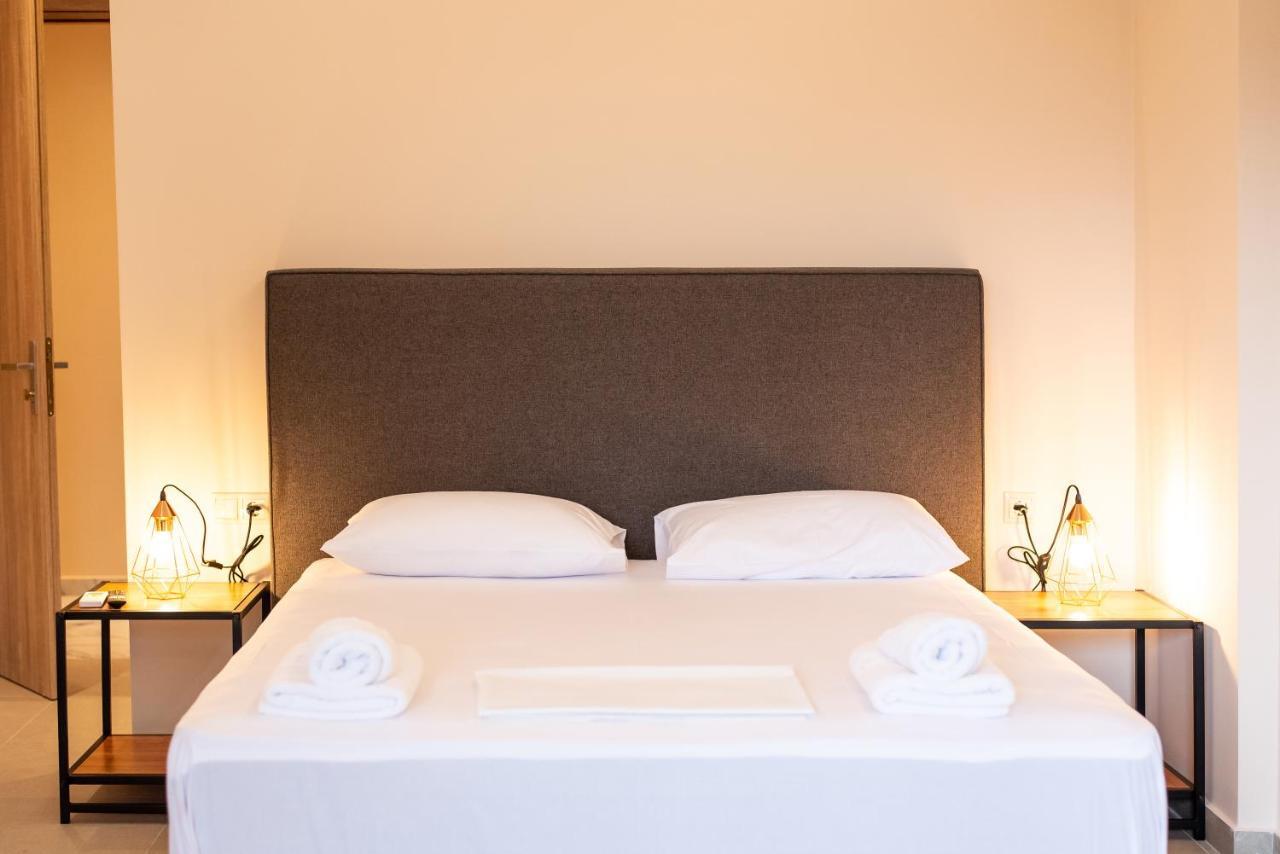 Mini Suites Near Athen'S Airport Free Shuttle From And To Athen'S Airport Spáta 外观 照片